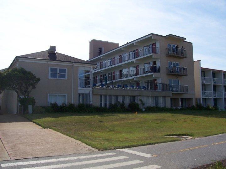 Hyatt House Virginia Beach / Oceanfront Exterior photo